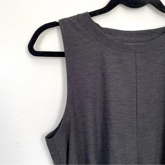 Old Navy | Gray Twist Front Muscle Tank | Size Medium - Picture 2 of 7